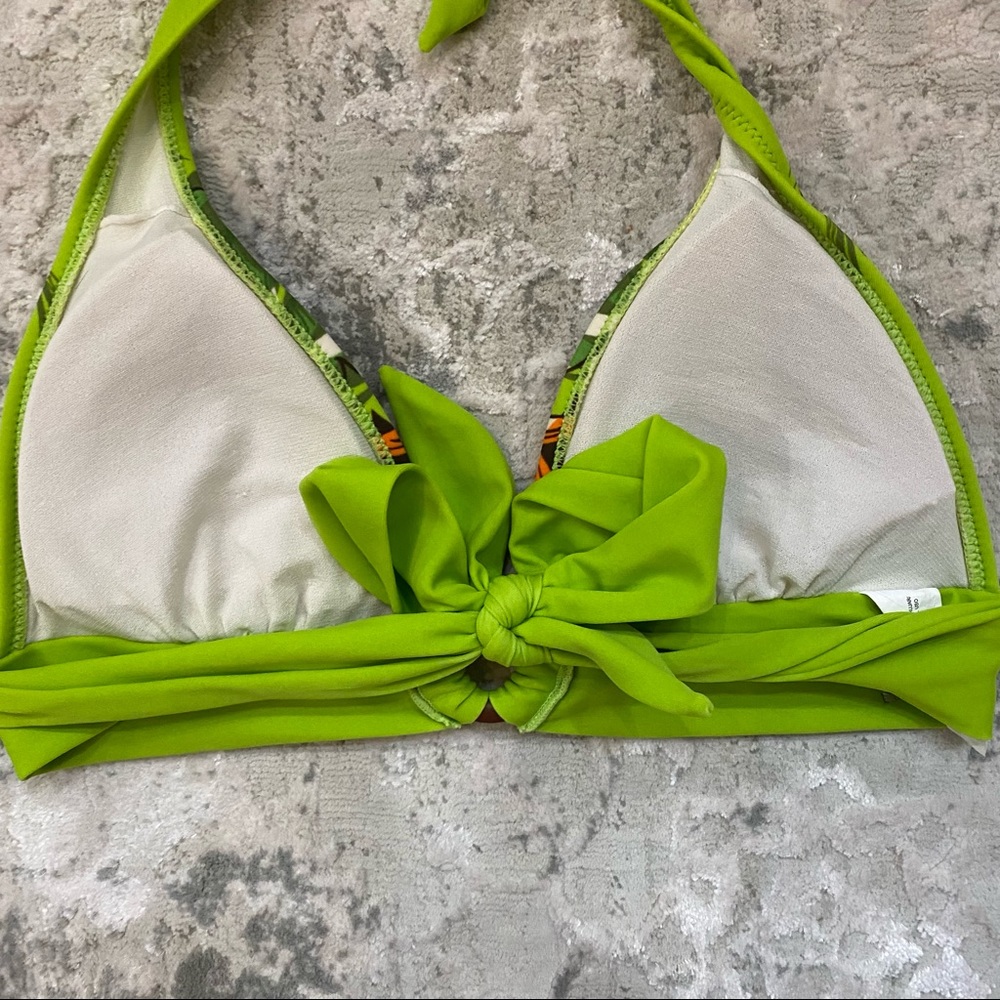 Lime green tiger lily flower bikini top - Picture 5 of 8